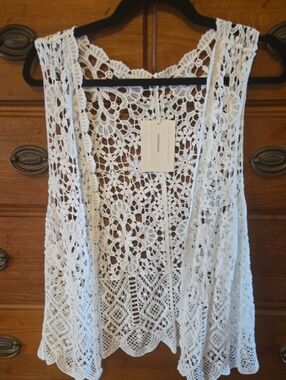 Open Crochet Lace Sleeveless Vest - White